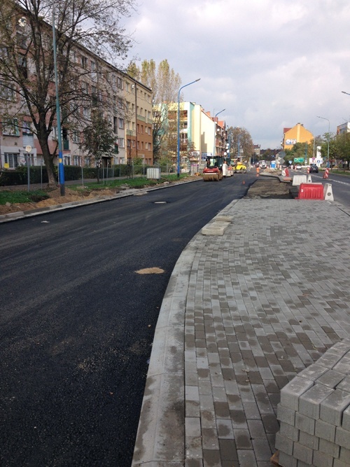 Na Moniuszki postępują roboty budowlane